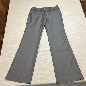 IZ Byer CA. brown dress pants. 4 faux pockets Size 9. Waist 15.5” Inseam 32.5”